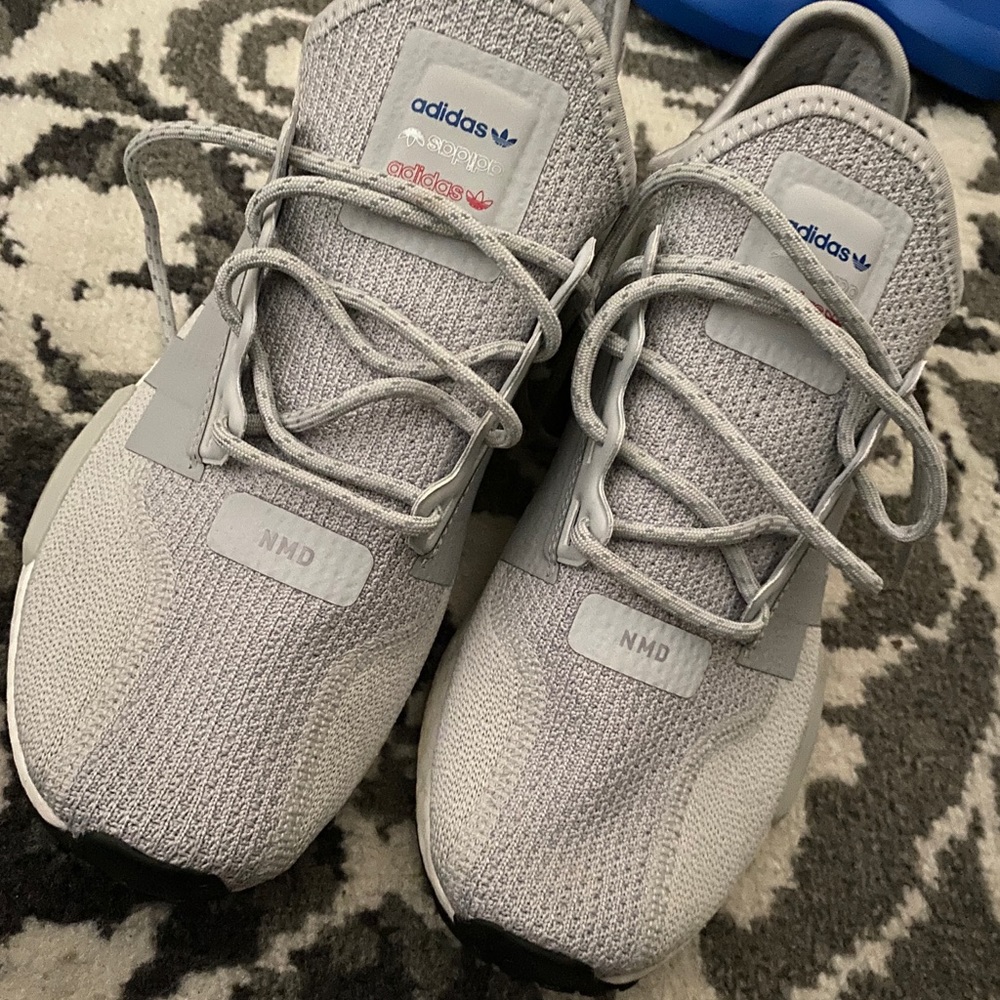 Adidas NMD r1V2 sz 7